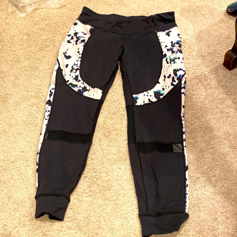 Calia by Carrie Underwood leggings